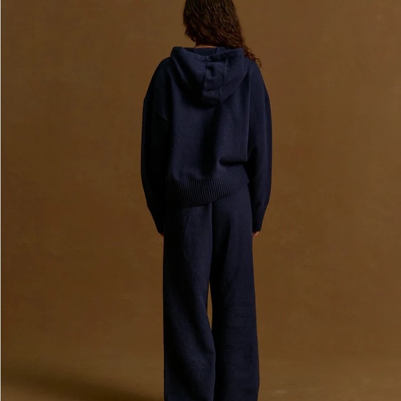 Adanola Varsity Navy Blue Knit Sweatpants medium tall - Picture 2 of 4